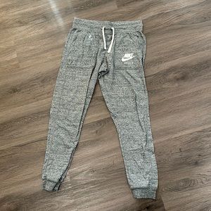 Nike Light Joggers